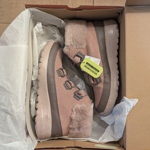 Skechers Mauve Fur-Lined Ankle Winter Boots Size 7 NIB